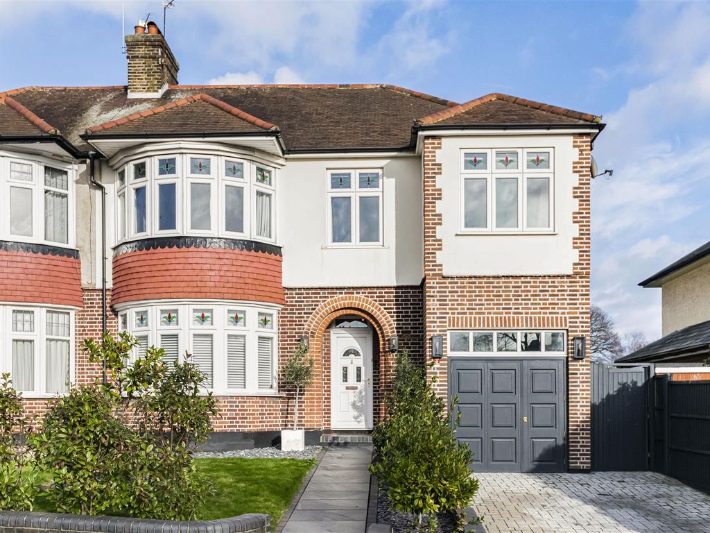 4 bed semidetached house for sale in Station Road, London N21, £