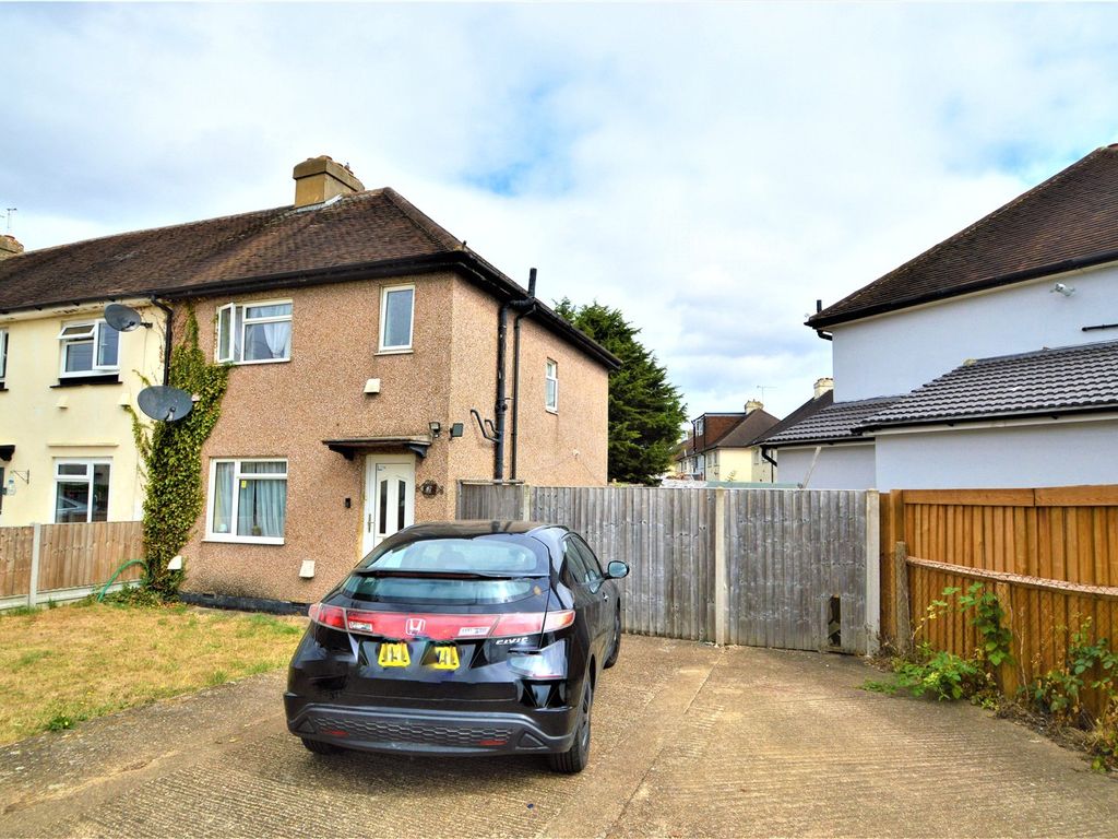 3 bed end terrace house for sale in Moreland Avenue, Colnbrook