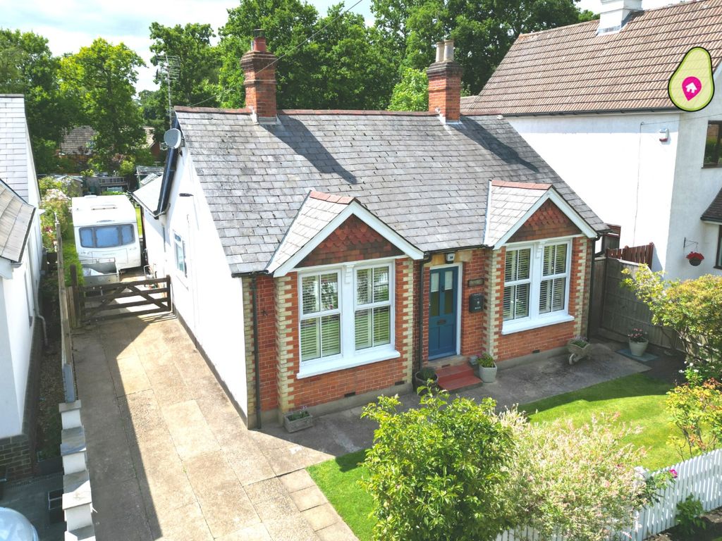 3 bed detached bungalow for sale in New Wokingham Road, Crowthorne