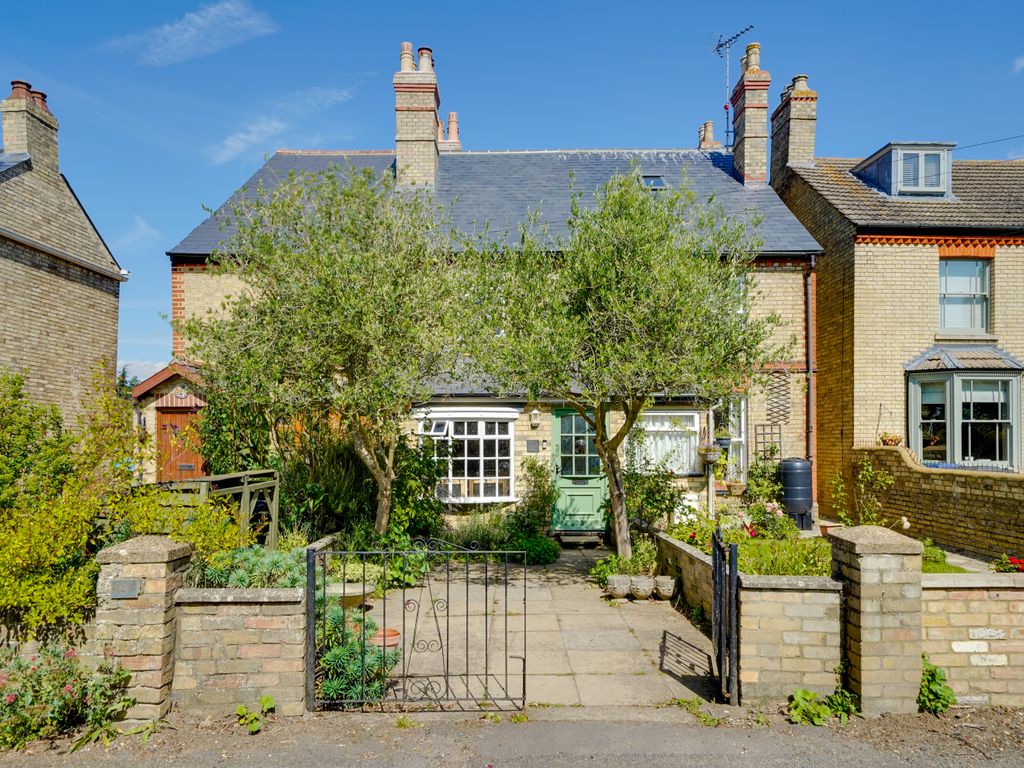 3 bed terraced house to rent in Thicket Road, Houghton, Huntingdon PE28