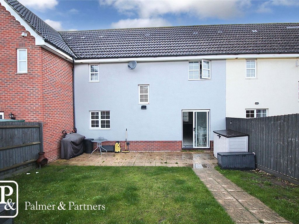 3 bed terraced house for sale in Robin Close, Stowmarket, Suffolk IP14