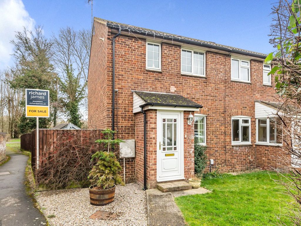 2 bed end terrace house for sale in Castledore, Freshbrook, Swindon