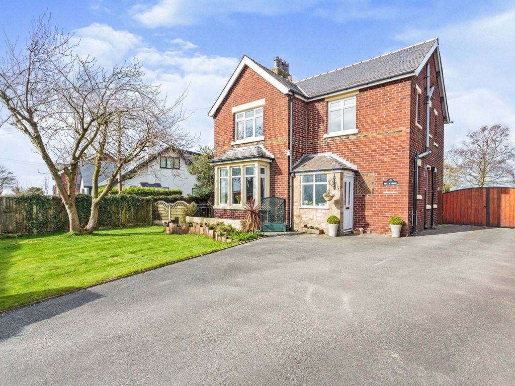 4 bed detached house for sale in Blackpool Old Road, Little Eccleston