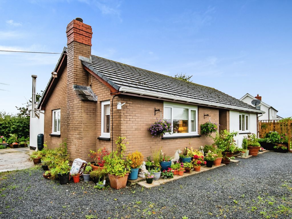 3 bed detached bungalow for sale in Cwm Cou, Newcastle Emlyn SA38, £