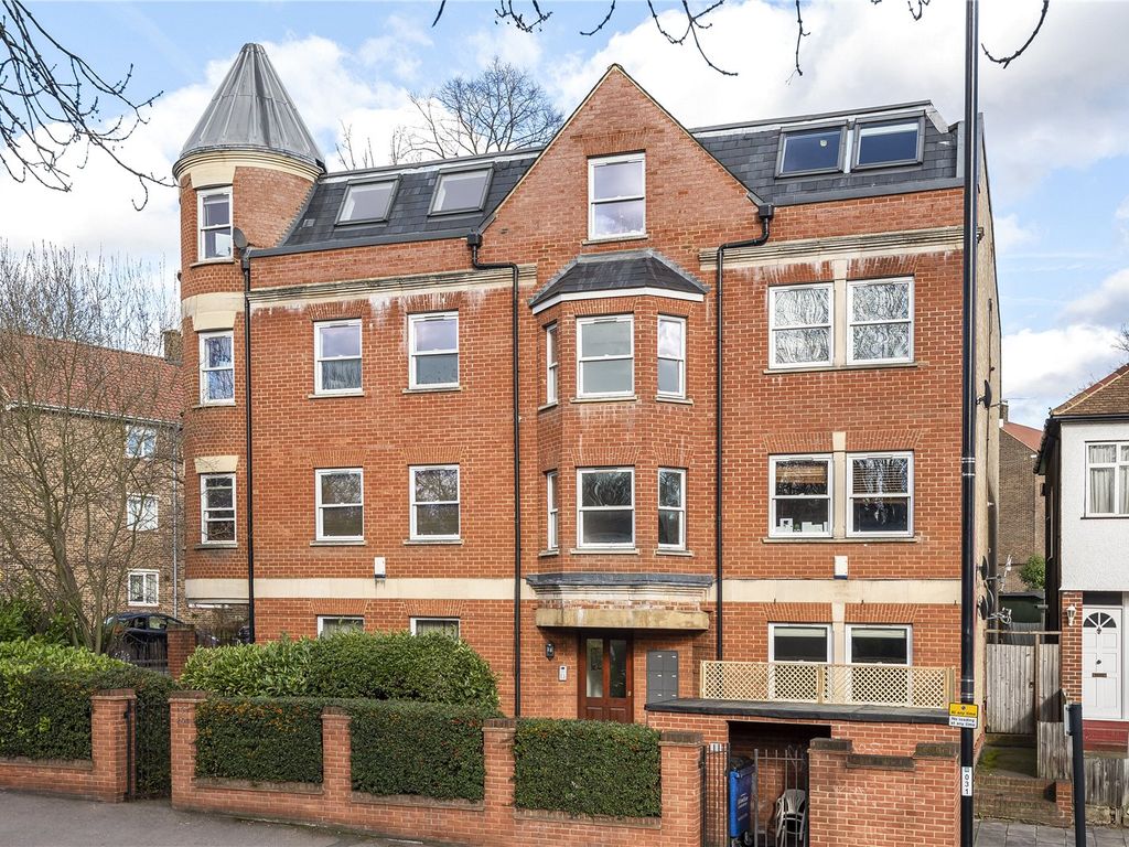 2 bed flat for sale in Kirkdale, Sydenham, London SE26, £425,000 Zoopla