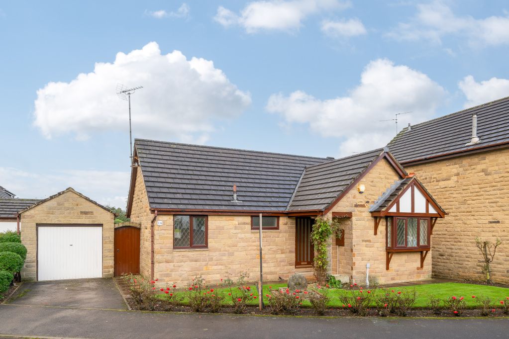 3 bed bungalow for sale in Drive, Collingham, Wetherby, West