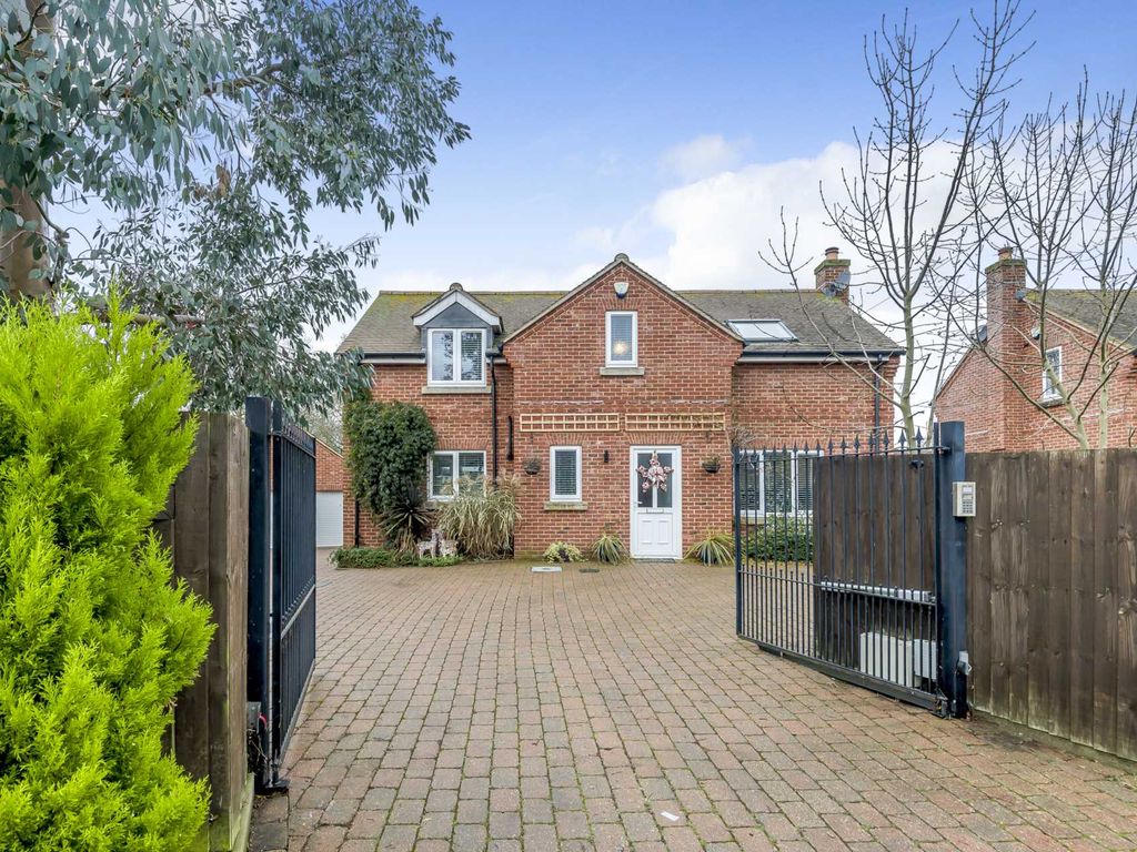4 bed detached house for sale in Chapel Close, Goldington MK41 Zoopla