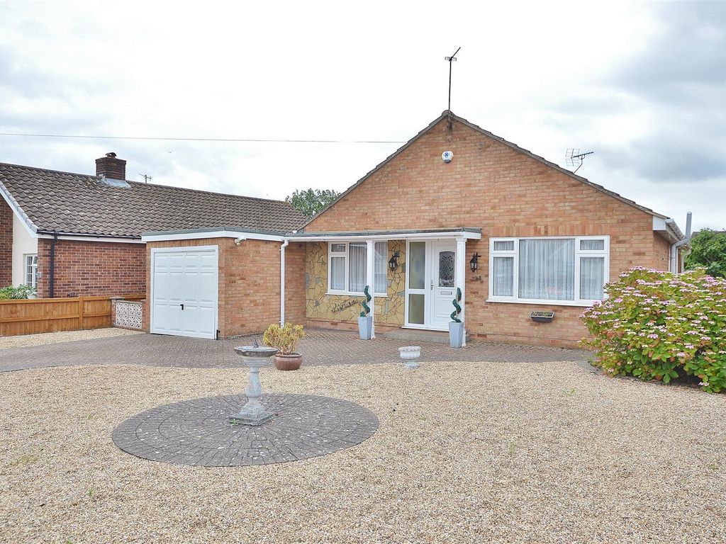 3 bed detached bungalow for sale in St. Johns Road, ClactonOnSea CO16