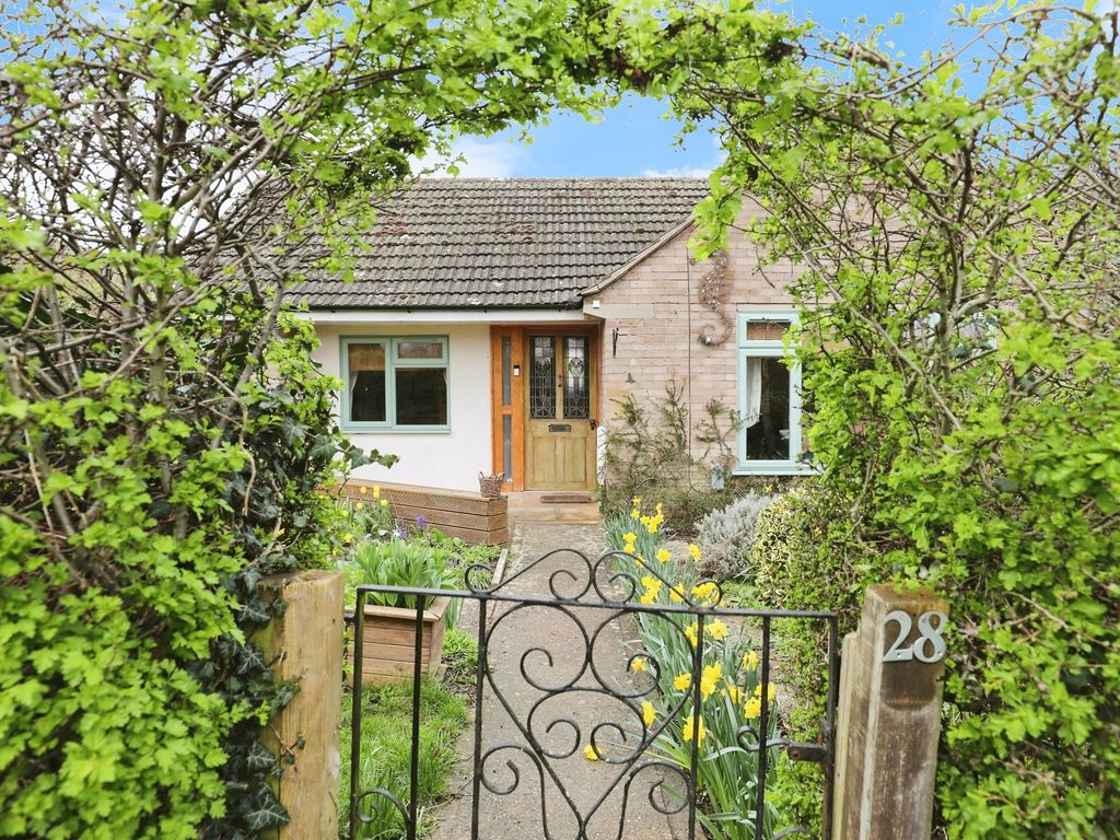 1 bed bungalow for sale in Campden Road, ShipstonOnStour CV36, £