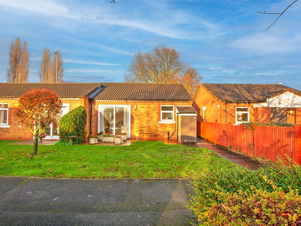 2 bed semidetached bungalow for sale in Calverton Close, Toton