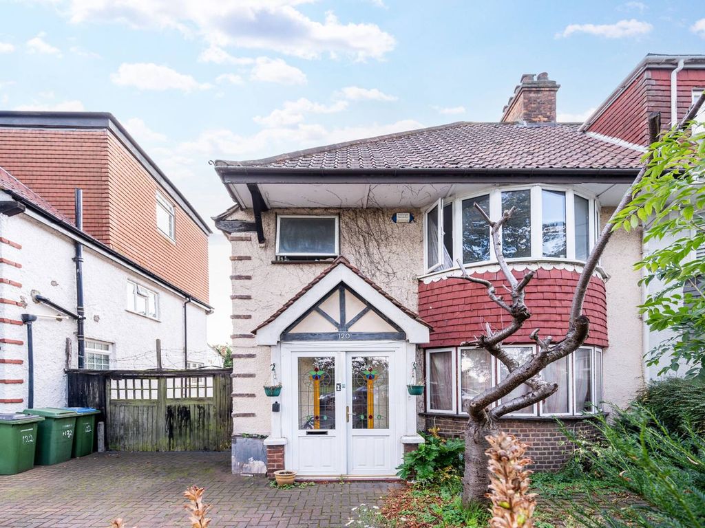 3 bed semidetached house for sale in Canberra Road, Charlton, London
