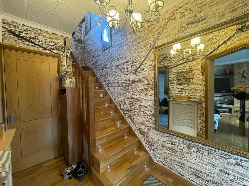 3 bed terraced house for sale in Jenkins Road, London E13, £485,000