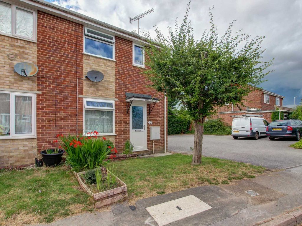 2 bed end terrace house for sale in Kingston Close, Blandford Forum