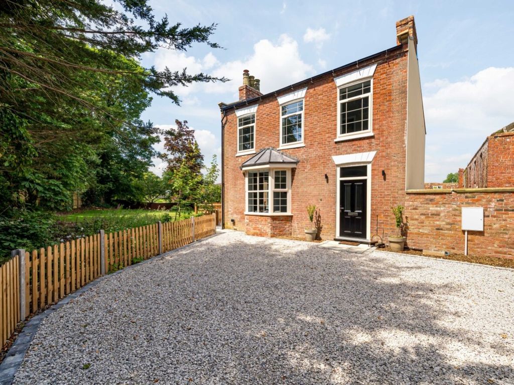 4 bed detached house for sale in Willingham Road, Market Rasen