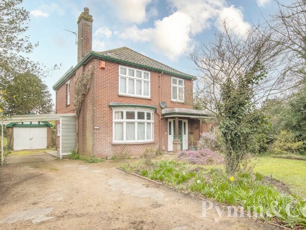 4 bed detached house for sale in Wroxham Road, Sprowston NR7, £550,000