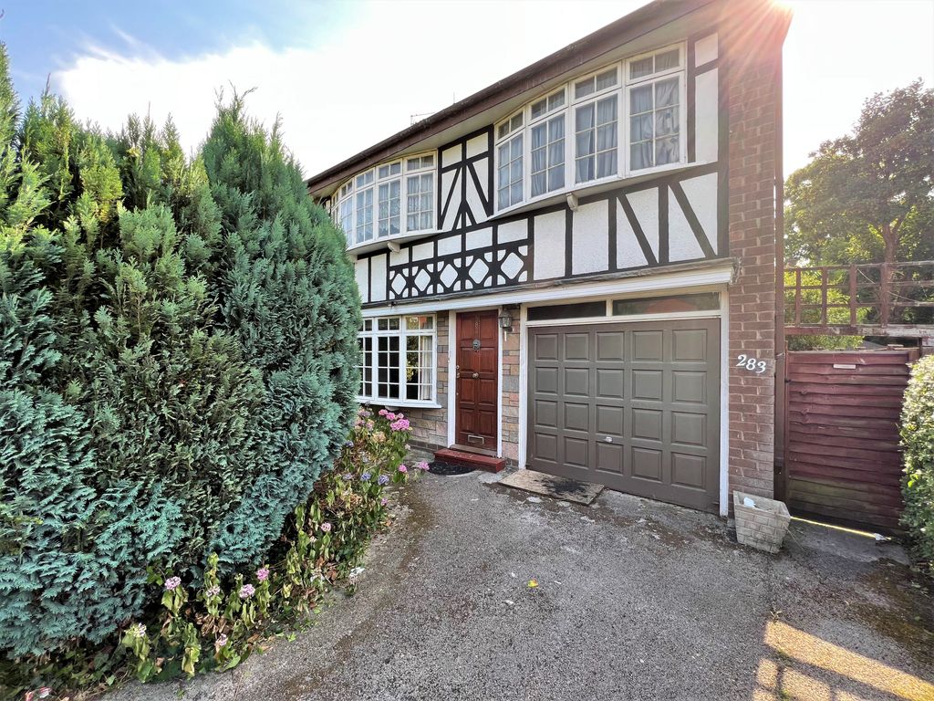 4 bed detached house for sale in Wellington Road North, Stockport SK4