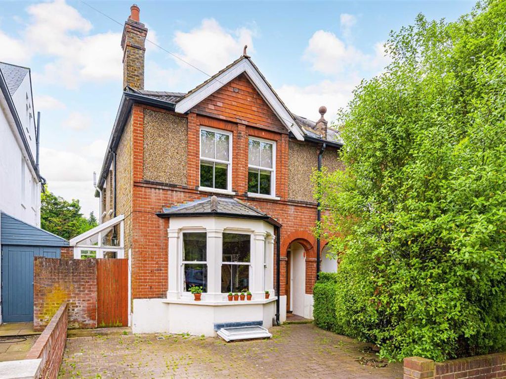 5 bed semidetached house for sale in Munster Road, Teddington TW11, £