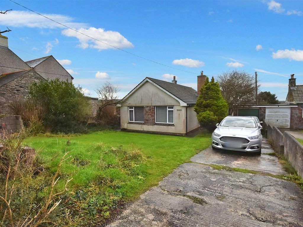 3 bed bungalow for sale in Cadogan Road, Beacon, Camborne TR14, £