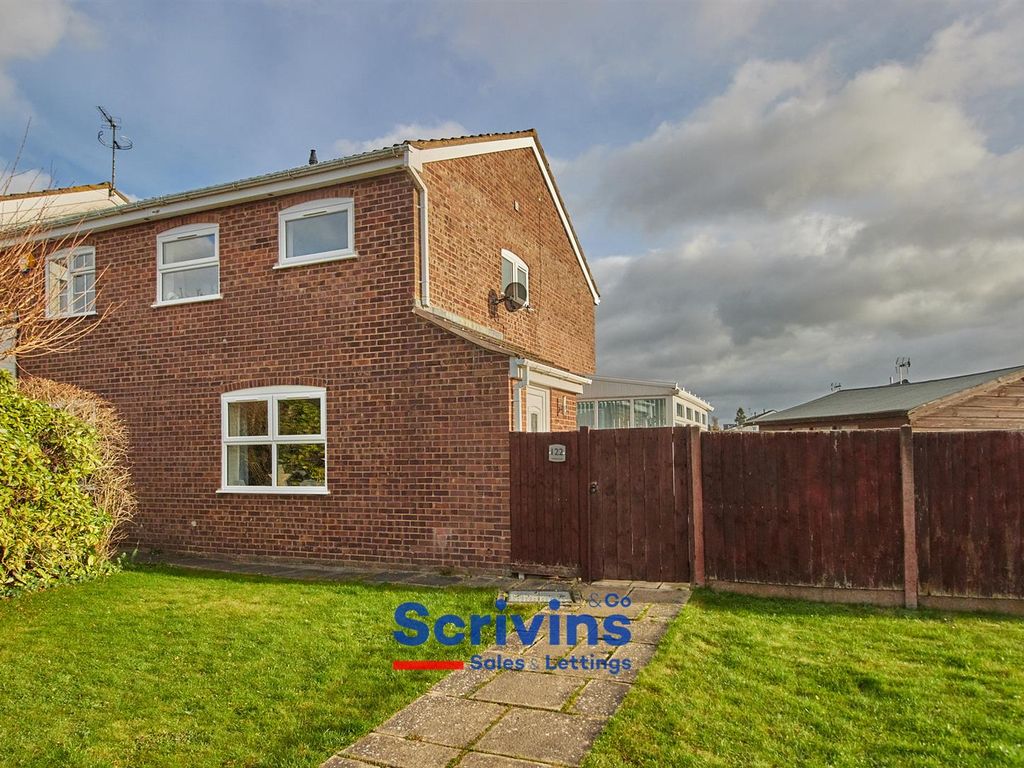 3 bed end terrace house for sale in Hereford Close, Barwell, Leicester