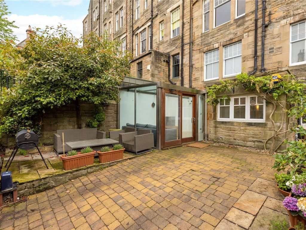 2 bed flat for sale in Douglas Gardens Mews, Edinburgh EH4, £450,000