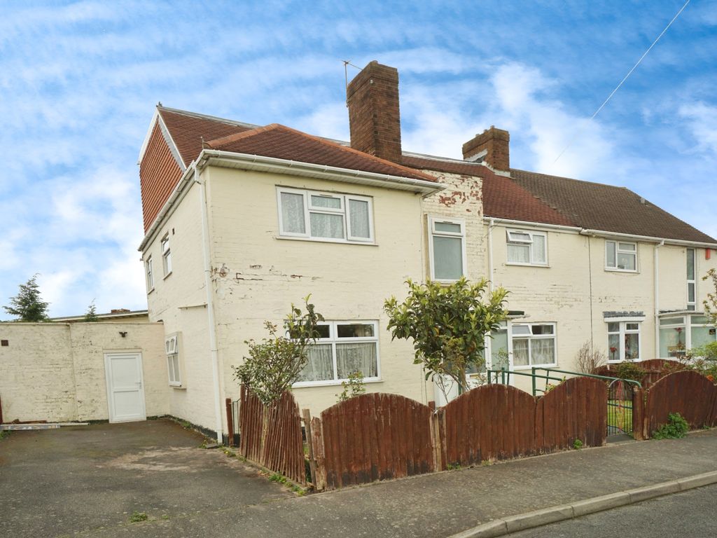 7 bed semidetached house for sale in Broadmeadow Green, Bilston WV14