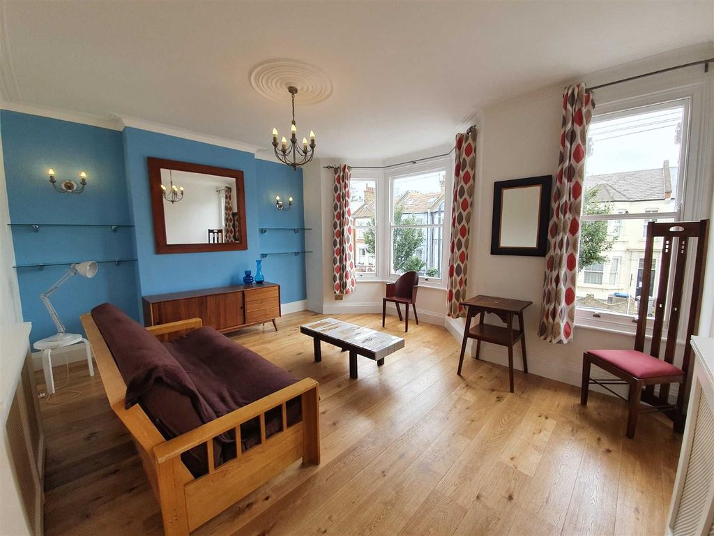 2 bed flat to rent in Buchanan Gardens, London NW10, £2,200 pcm Zoopla