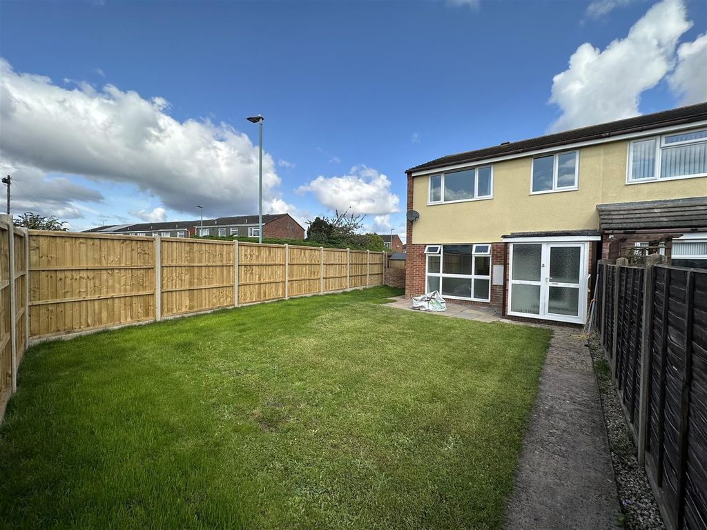 3 bed end terrace house to rent in Foley Road, Newent GL18, £995 pcm