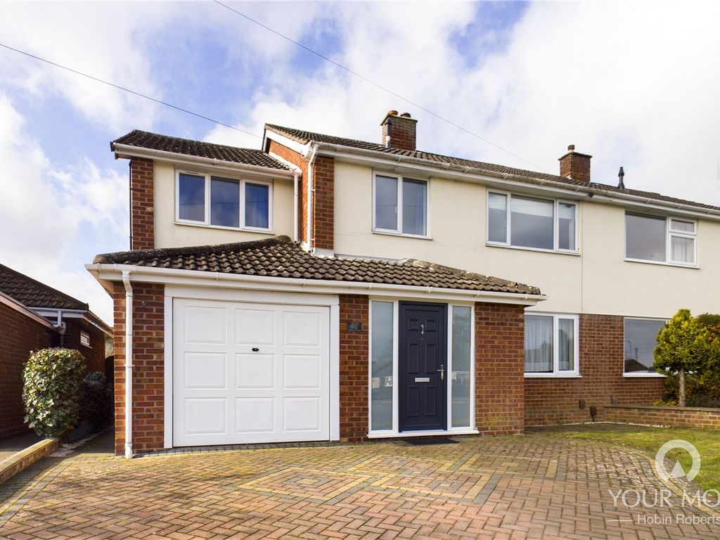 5 bed semidetached house for sale in Newton Road, Duston, Northampton