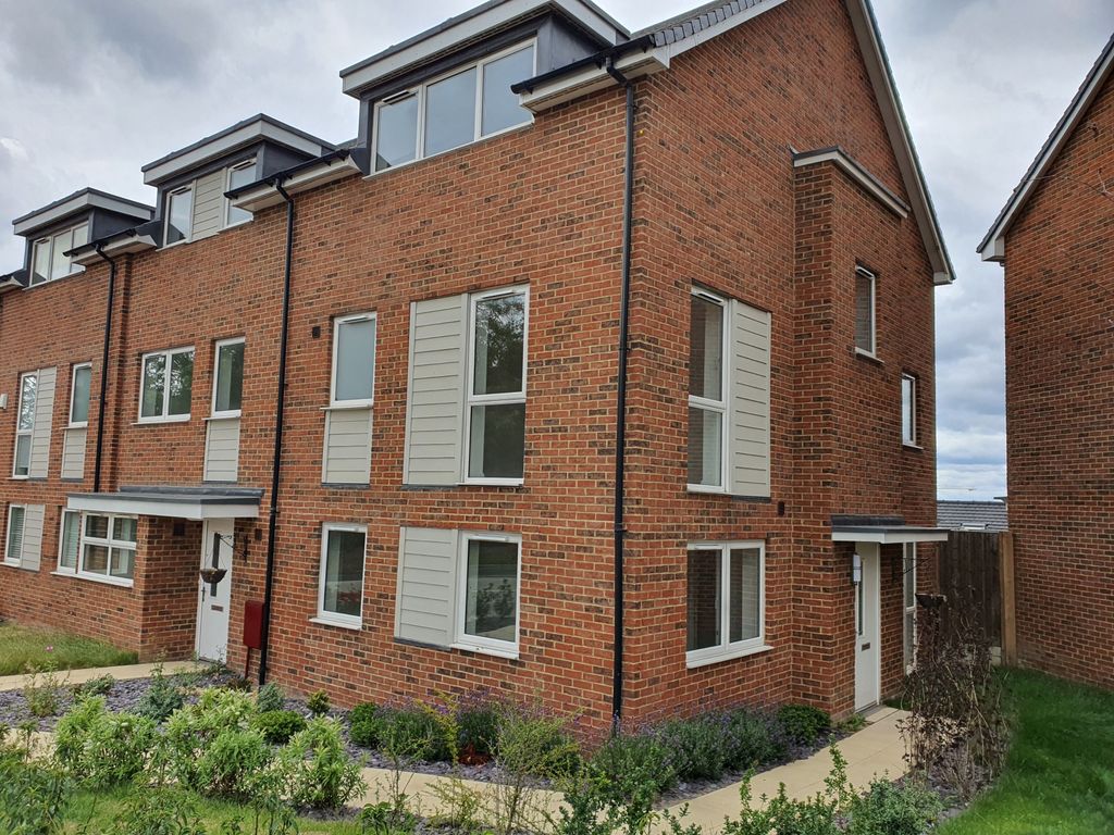 4 bed semidetached house to rent in Temple Hill, Dartford DA1 Zoopla