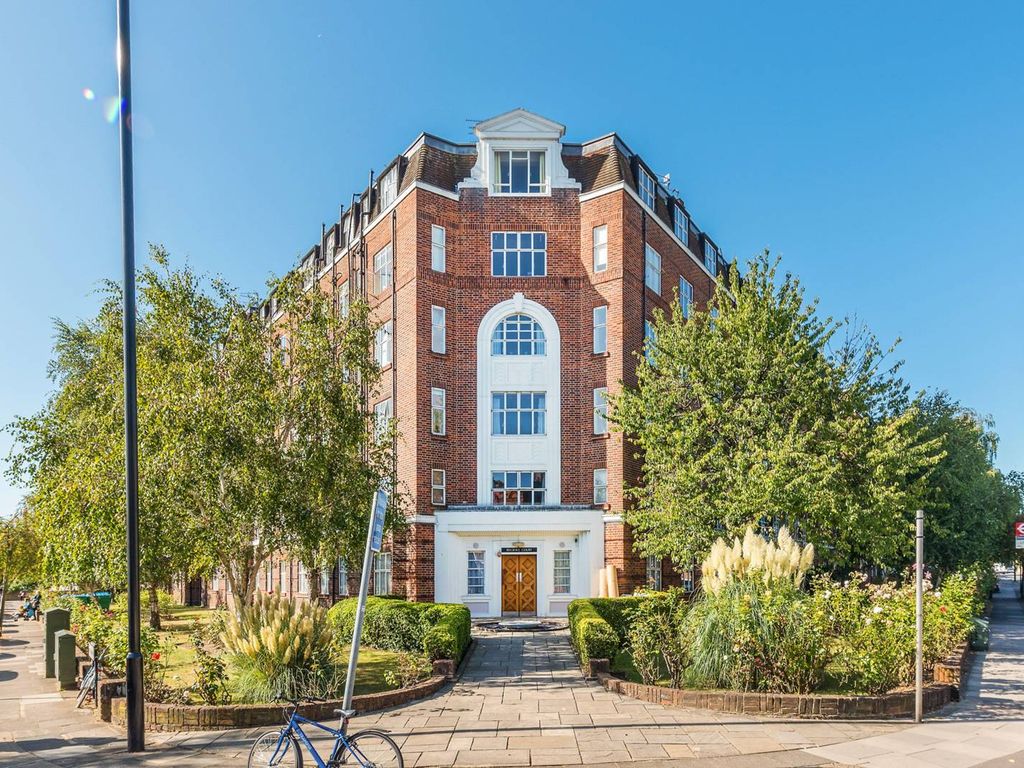 2 bed flat to rent in Wellesley Road, Chiswick, London W4, £2,100 pcm