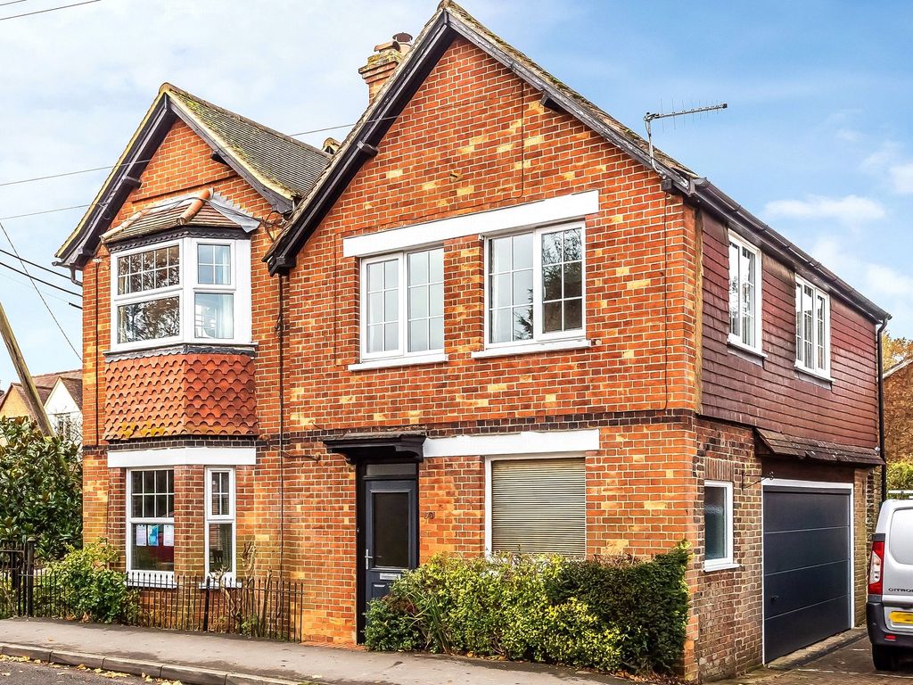 1 bed to rent in The Street, Capel, Dorking, Surrey RH5, £