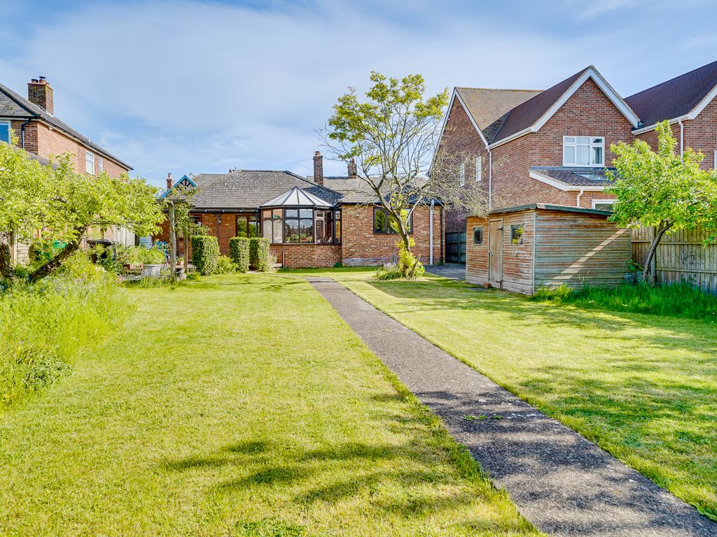 4 bed detached bungalow for sale in Serby Avenue, Royston SG8 Zoopla
