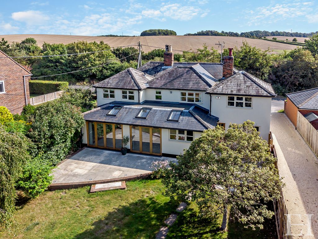 5 bed detached house for sale in Walden Road, Little Chesterford