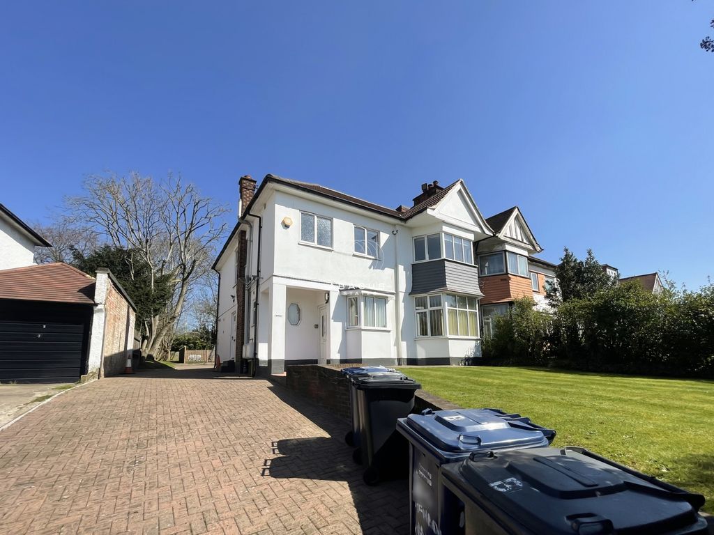 2 bed flat to rent in B, Hendon Way, Hendon NW4 Zoopla