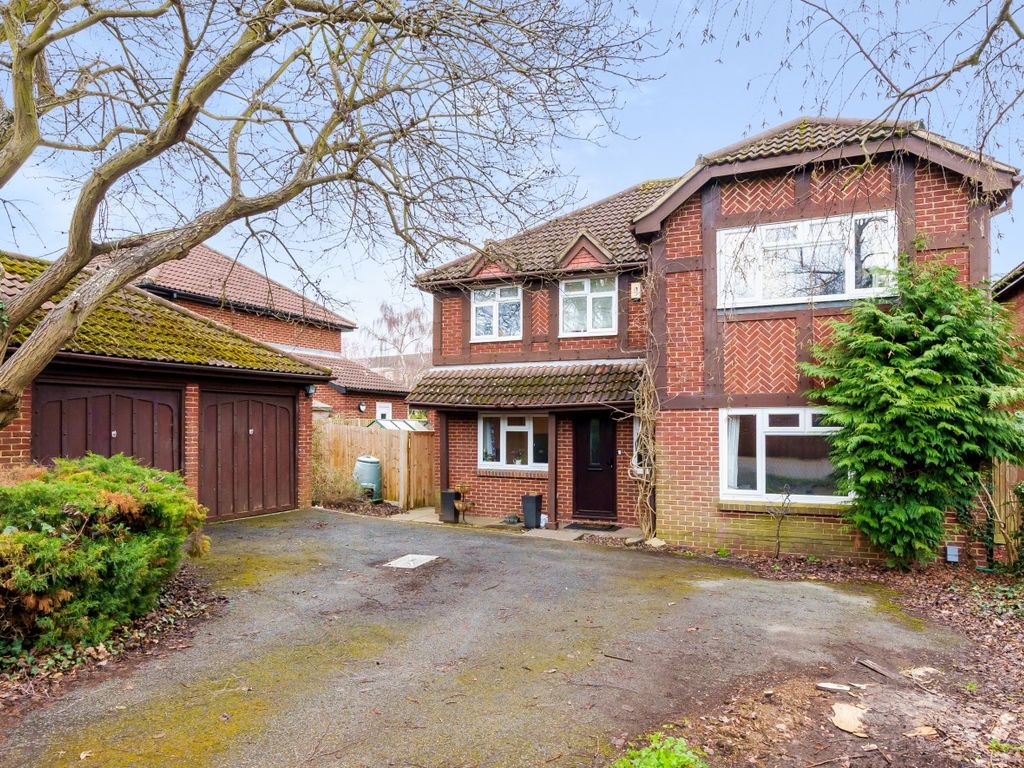 4 bed detached house for sale in Howards Crest Close, Beckenham BR3