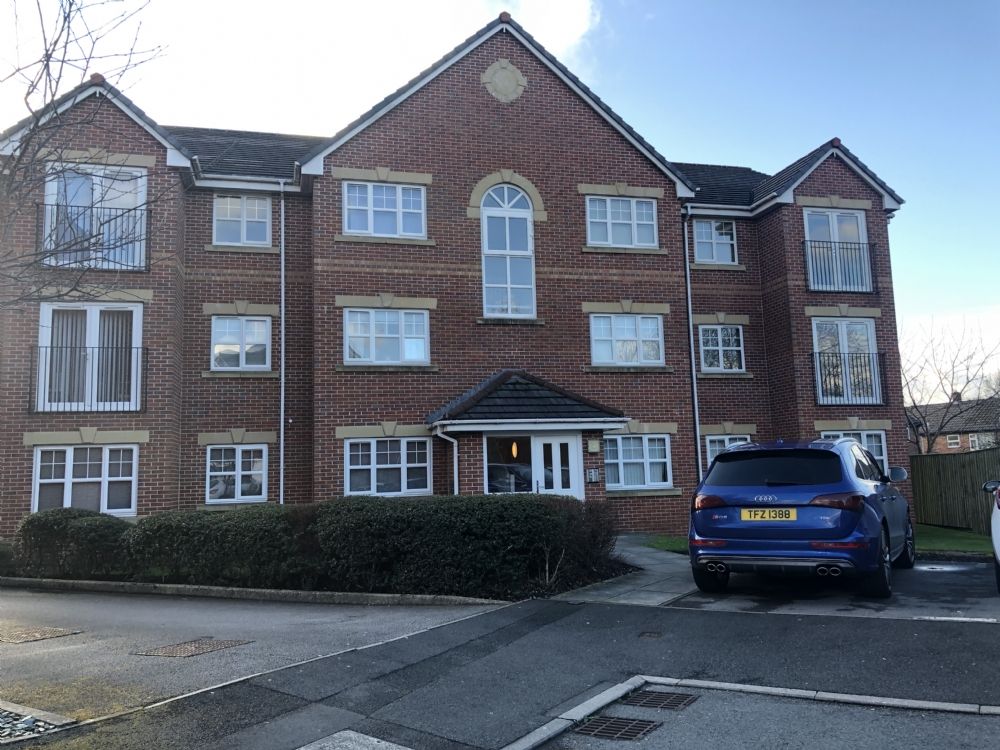 2 bed flat to rent in Fernbank Gardens, Fearnyside, Little Lever