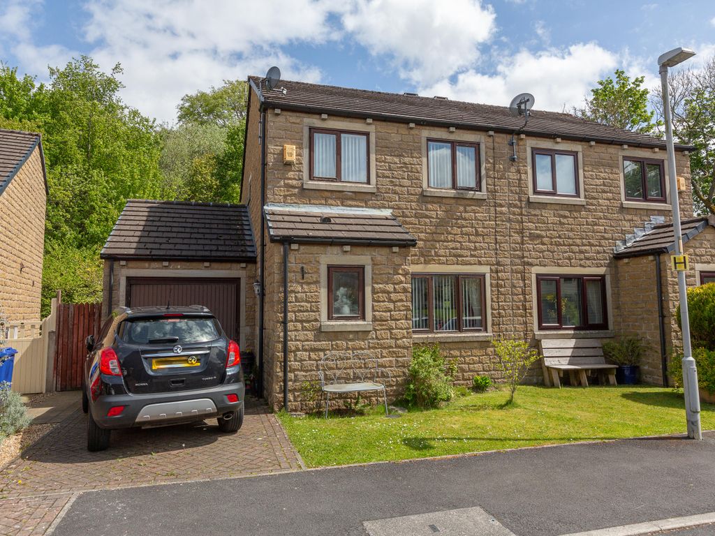 3 bed semidetached house for sale in Beckside Close, Trawden, Colne