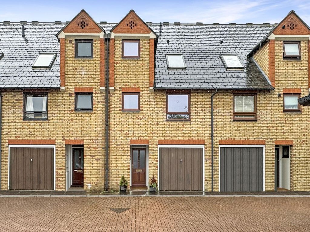 4 bed town house for sale in Bailey Mews, Auckland Road, Cambridge CB5