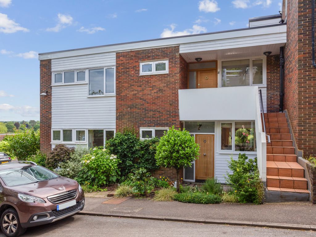 2 bed flat for sale in Portsmouth Road, Guildford GU2, £550,000 Zoopla