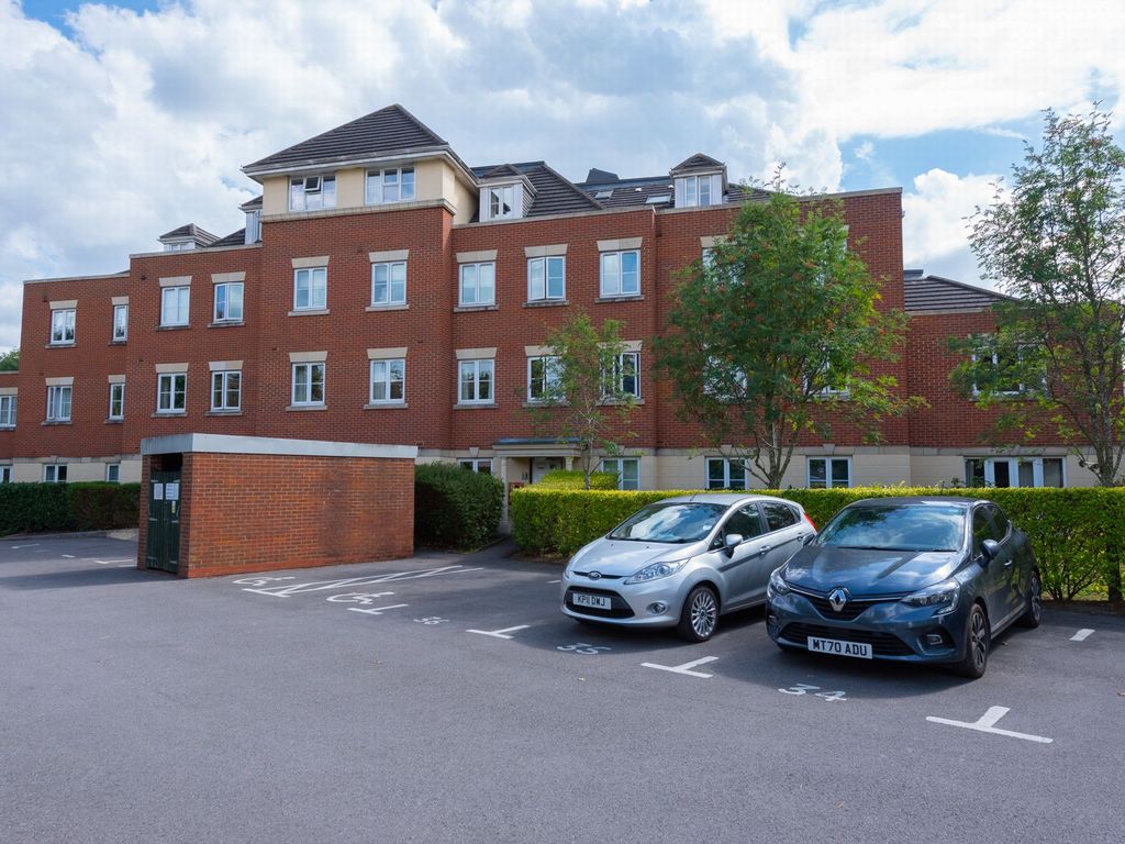 2 bed flat to rent in Toad Lane, Blackwater GU17 Zoopla