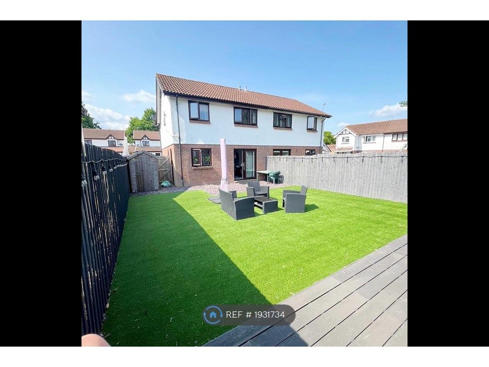 3 bed semidetached house to rent in Fieldfare Drive, St. Mellons
