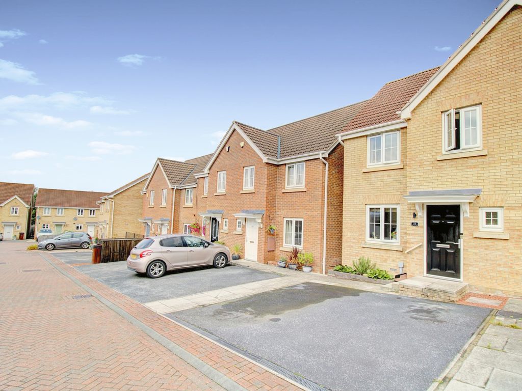 3 bed end terrace house for sale in Kilner Way, Castleford WF10 Zoopla