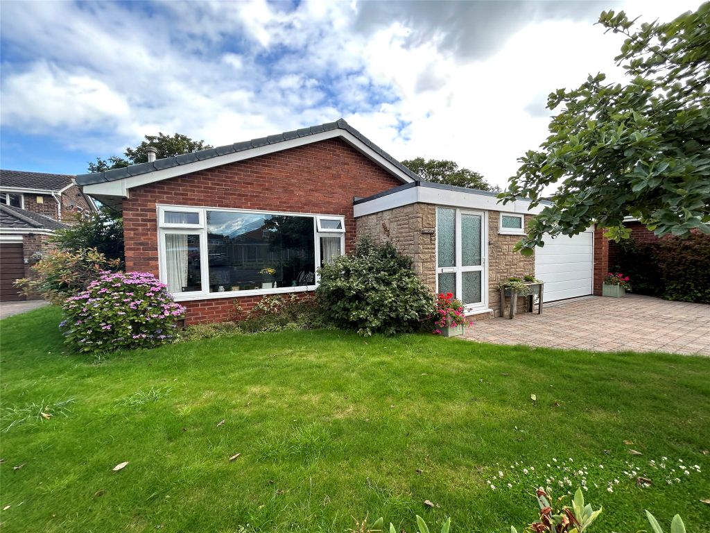 3 bed bungalow for sale in Whitegates Crescent, Willaston, Neston CH64