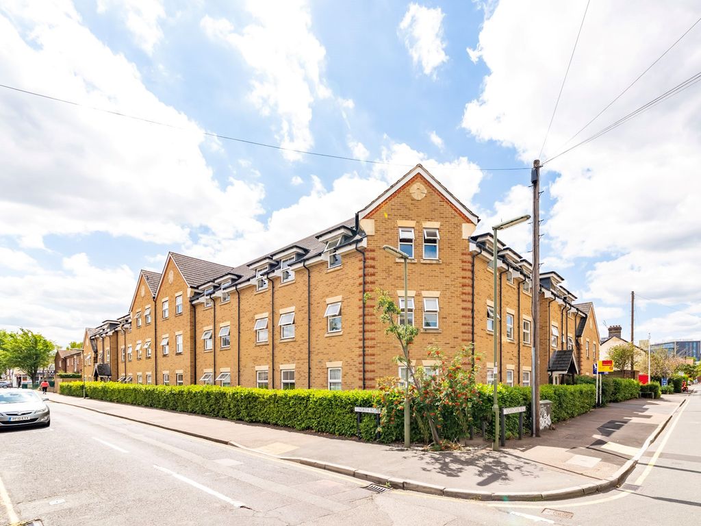 1 bed flat to rent in Victoria Place, North Road, Woking, Surrey GU21