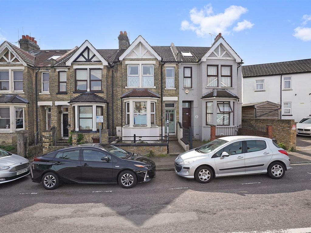 3 bed property for sale in Stopford Road, Gillingham ME7 Zoopla