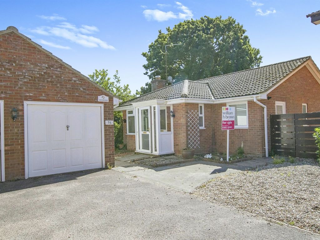 2 bed detached bungalow for sale in Sampson Road, North Walsham NR28