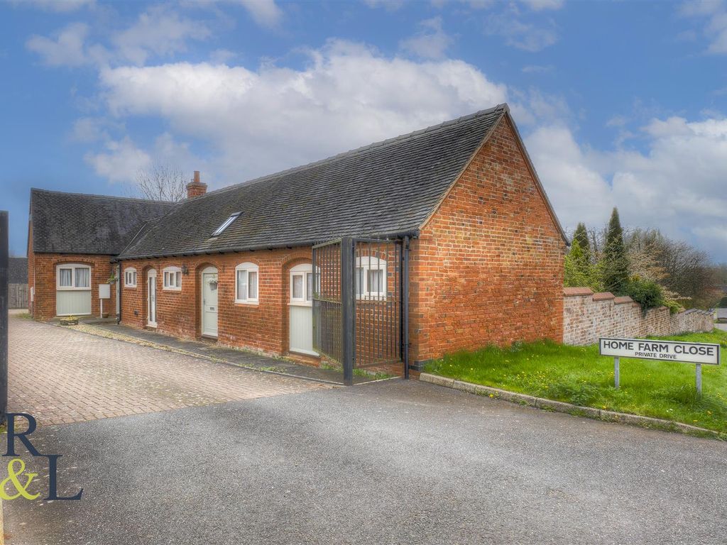 3 bed barn conversion for sale in Home Farm Close, Heather, Coalville