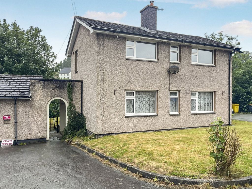 3 bed detached house for sale in Parsons Bank, Llanfair Caereinion