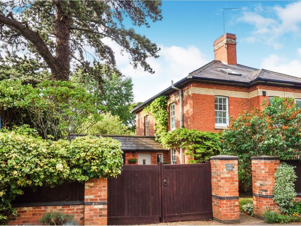 3 bed semidetached house for sale in Weedon Road, Duston, Northampton