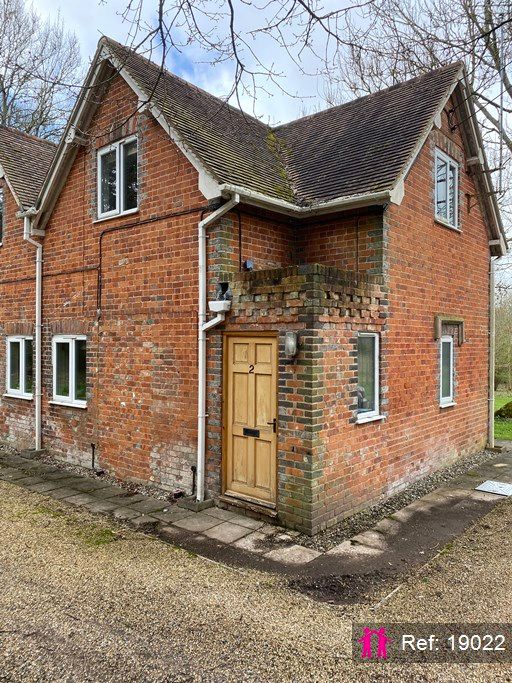 Terraced house to rent in Shawdene, Donnington, Newbury RG14 Zoopla